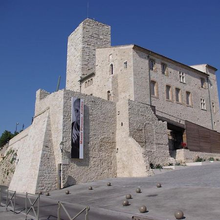 Grand Studio Azur Avec Terrasse - Vieil Antibes Buitenkant foto